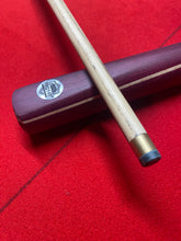 Load image into Gallery viewer, PRO147 Purple Heart 3/4 Joint 9.5mm tip Cue