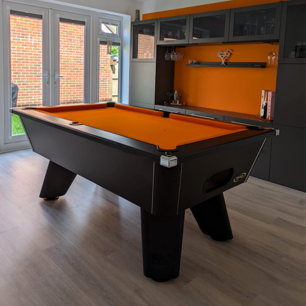 Cry Wolf Indoor Slate Bed Pool Table Black
