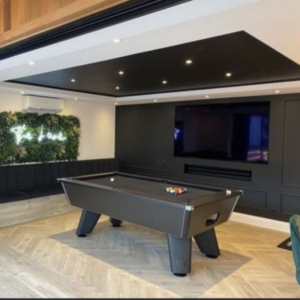 Cry Wolf Indoor Slate Bed Pool Table Black