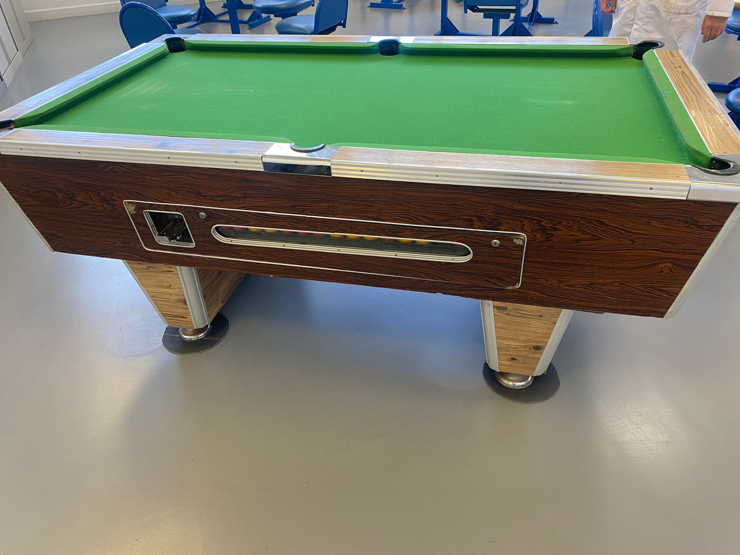 RECONDITIONED 7' x 4' Walnut/ Oak Heywood Free Play Pool table