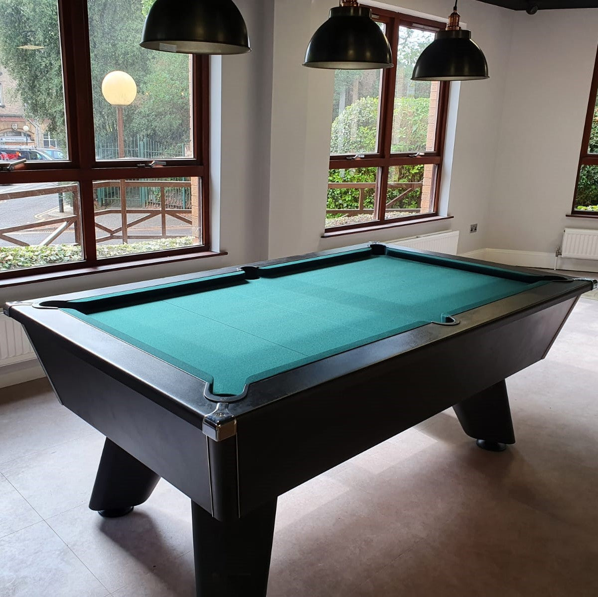 Cry Wolf Indoor Slate Bed Pool Table Black - Elite Pro American Green