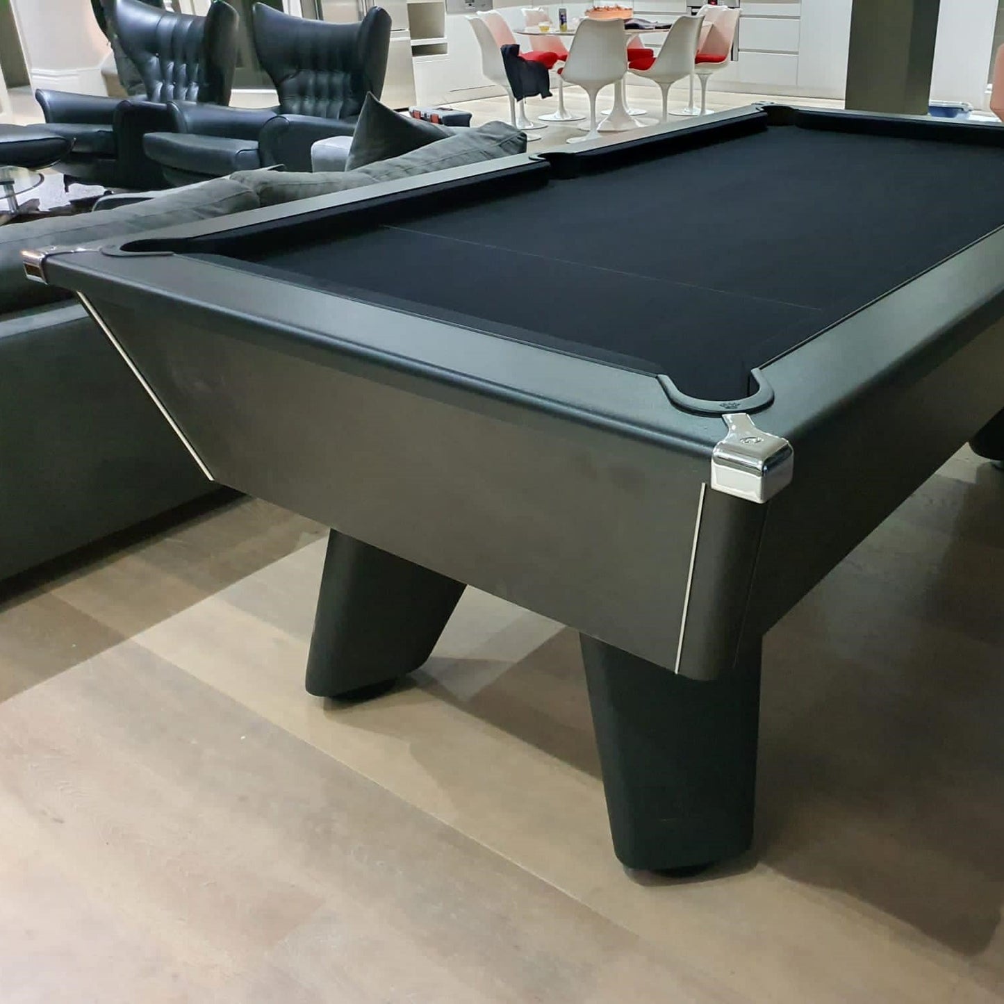 Cry Wolf Indoor Slate Bed Pool Table Black - Smart Black