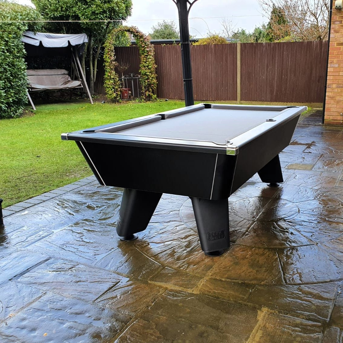 Cry Wolf Outdoor Slate Bed Pool Table Black