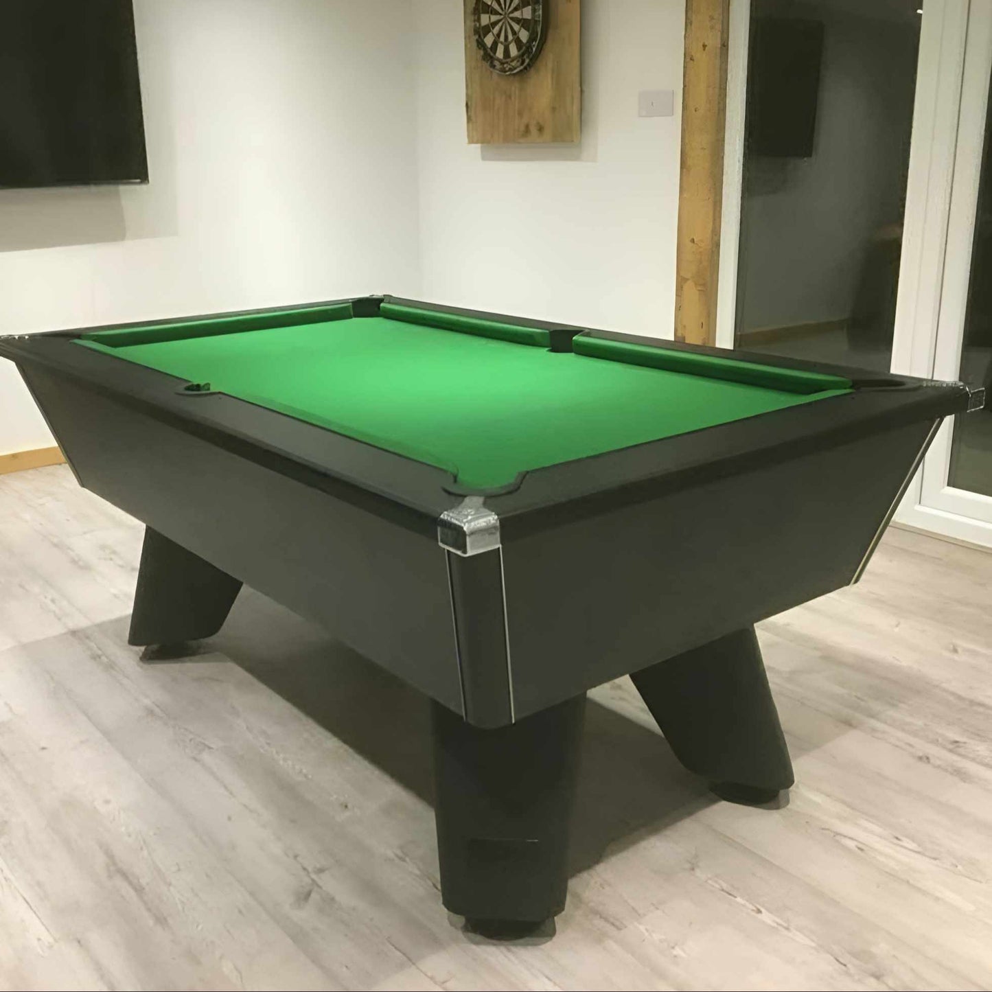 Cry Wolf Indoor Slate Bed Pool Table Black - Elite Pro English Green