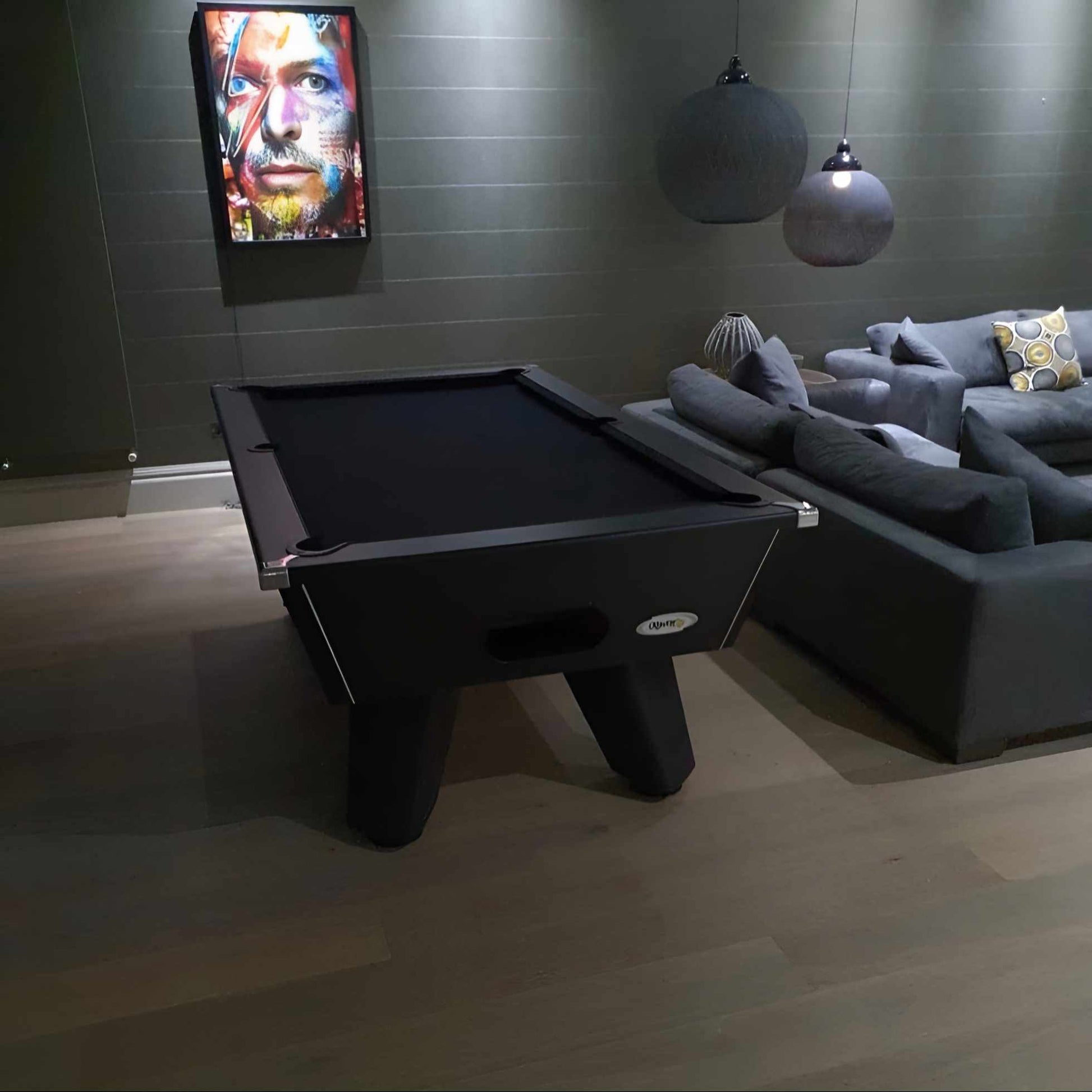 Cry Wolf Indoor Slate Bed Pool Table Black