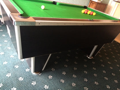RECONDITIONED 7' x 4' Superleague Diplomat Free Play Pool table