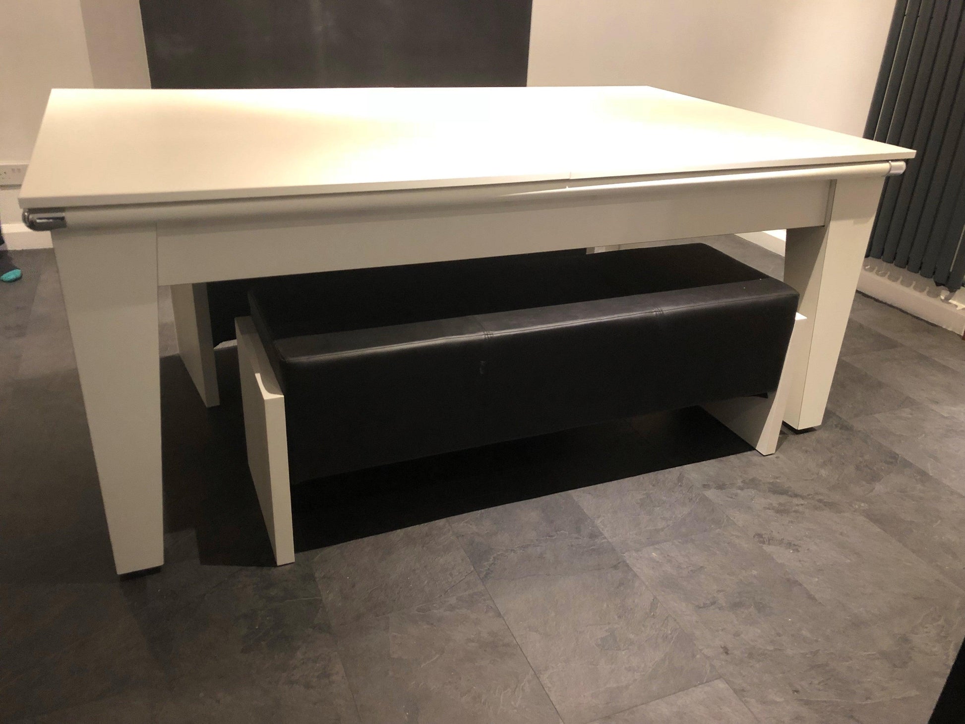 Supreme Classic Meeting pool Table