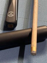 Load image into Gallery viewer, Winner Striker 3/4 Joint Cue